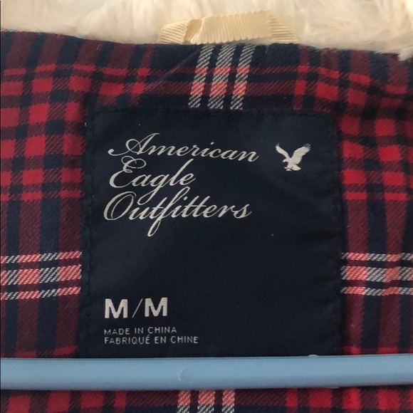 American Eagle Puffer Vest - Picture 2 of 3